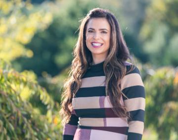 Roshan Mehdizadheh Corsiglia ’06, M.S. ’07 image link to story